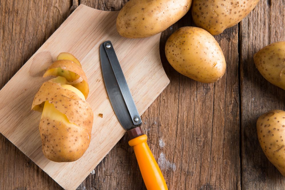 reuse-kitchen-waste-potato-peel