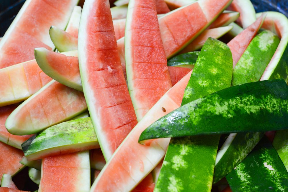 riuse-kitchen-waste-watermelon-rind-scrub