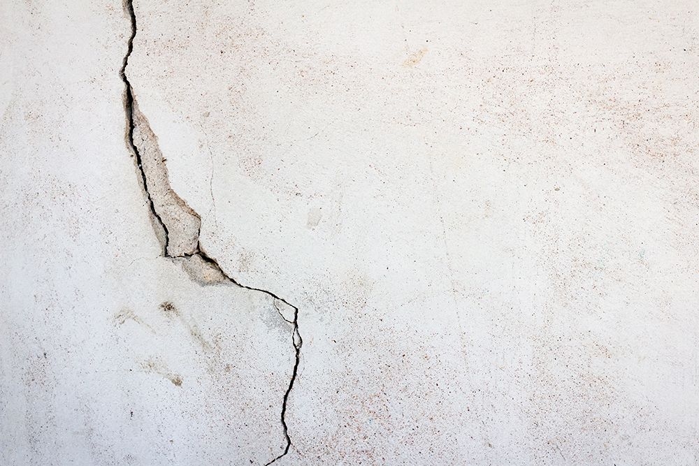 Hiding Hairline Cracks to Fixing Cracks in Walls, it's All Here