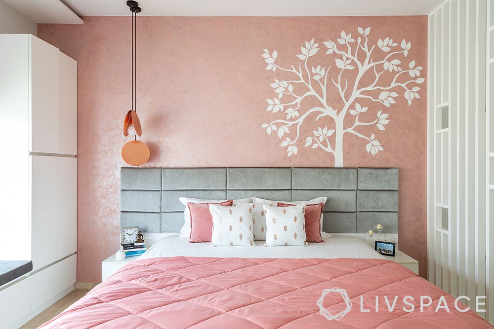 pink-wall-vastu-bedroom-white-cupboard