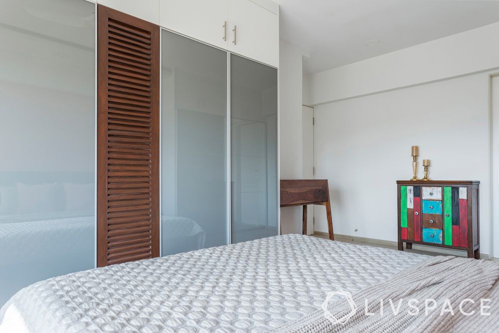 sliding wardrobe-louvre shutters