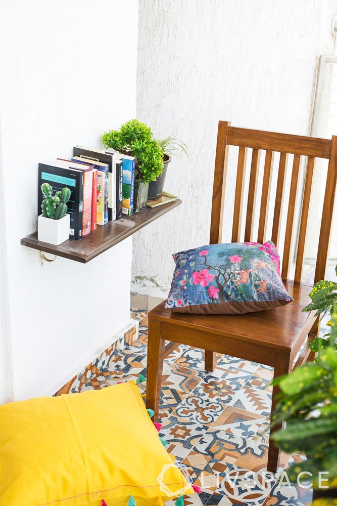 small balcony-book corner