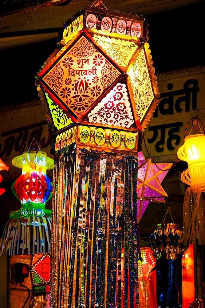traditional-Diwali-decoration-lights