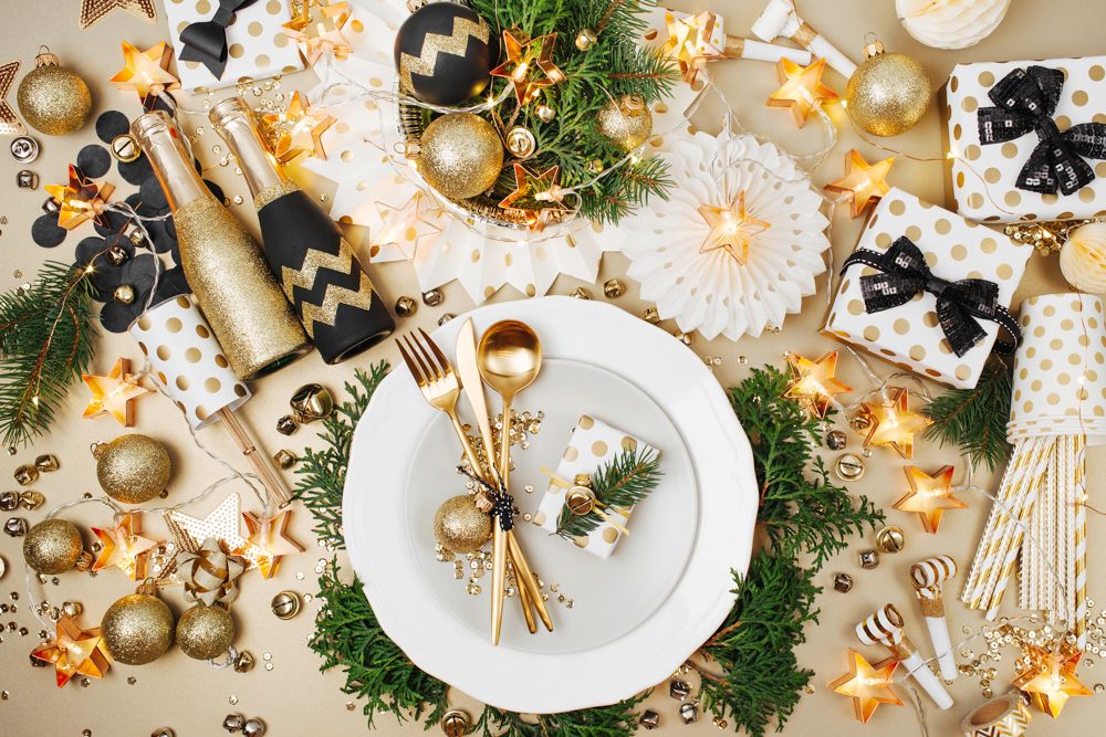 Christmas decoration-black and gold table décor