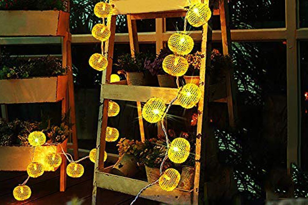 golden orbs-christmas decorations