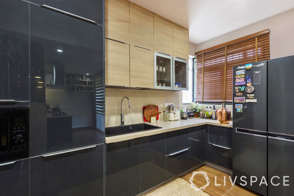 Contemporary Acrylic Kitchen Cabinets in Black Finish