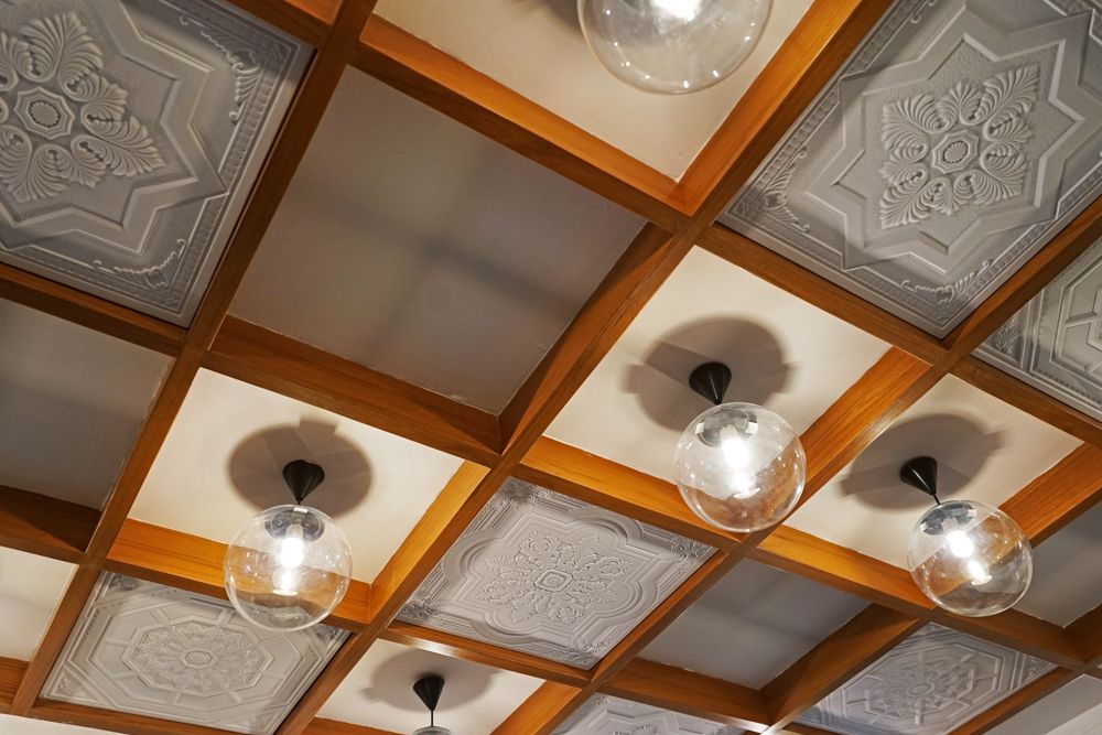 ceiling design-coffered tiles-bulb lighting fixture