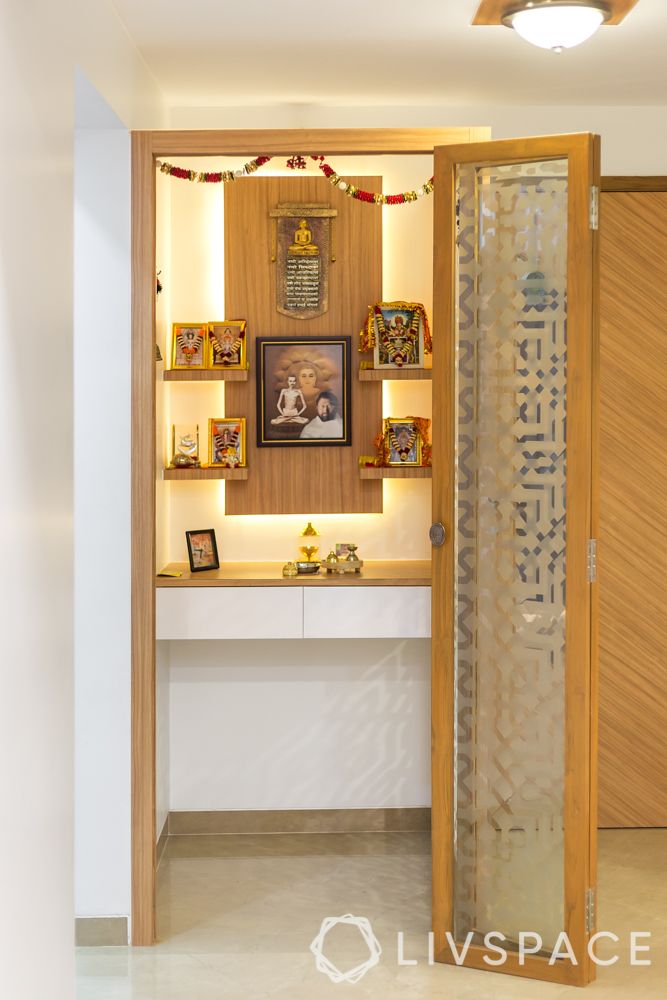 vastu tips-photos of deities-pooja room