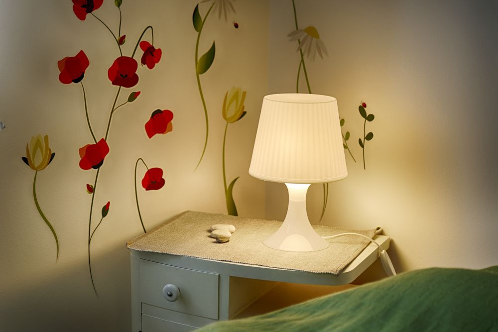 small bedroom design-side table-table lamp-wall sticker