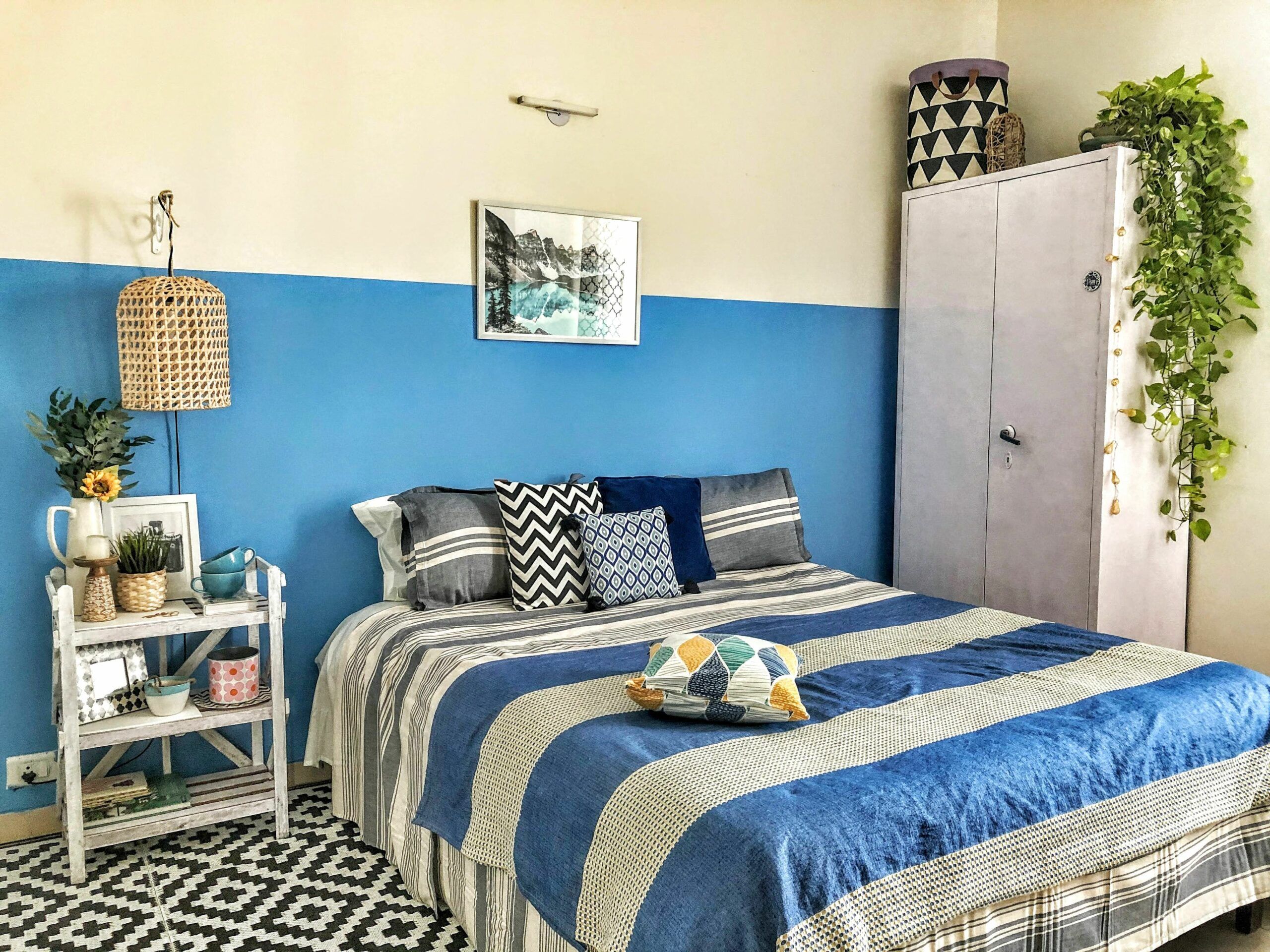 diy home decor crafts-dual paint-blue and white-bed