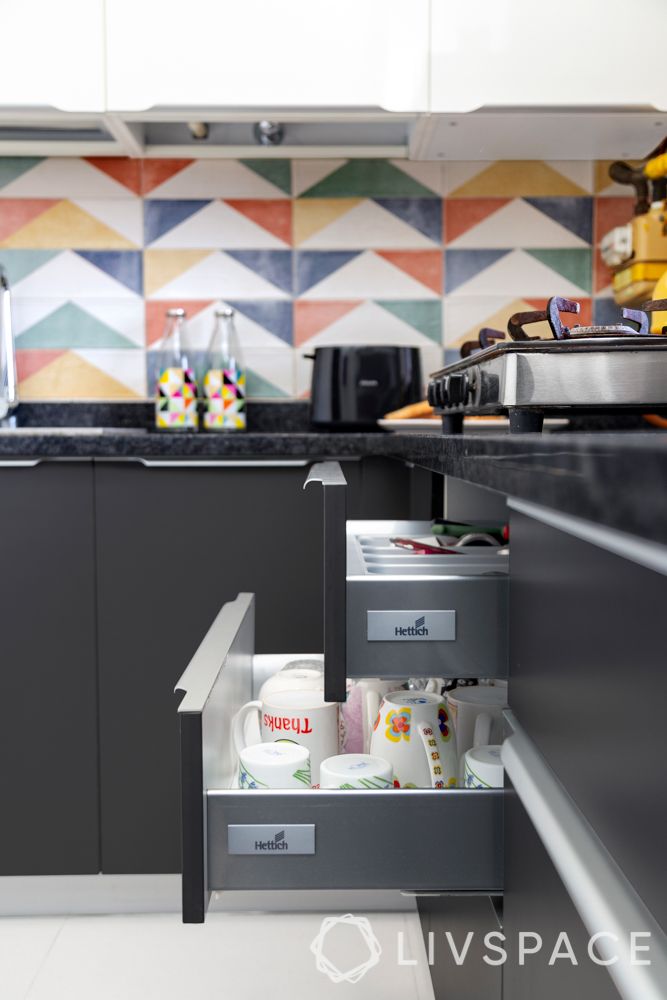 small-modular-kitchen-with-drawer-storage