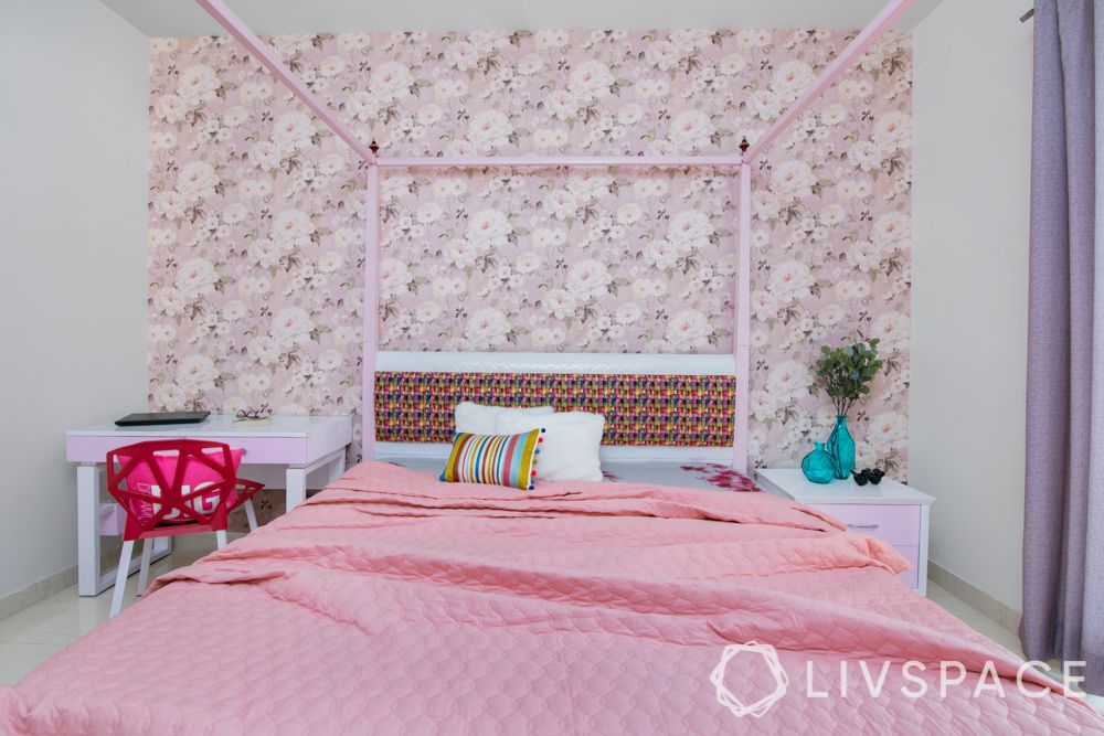 maximalism-pink-bedroom-white-wall-floral-pink-wallpaper-four-poster-bed