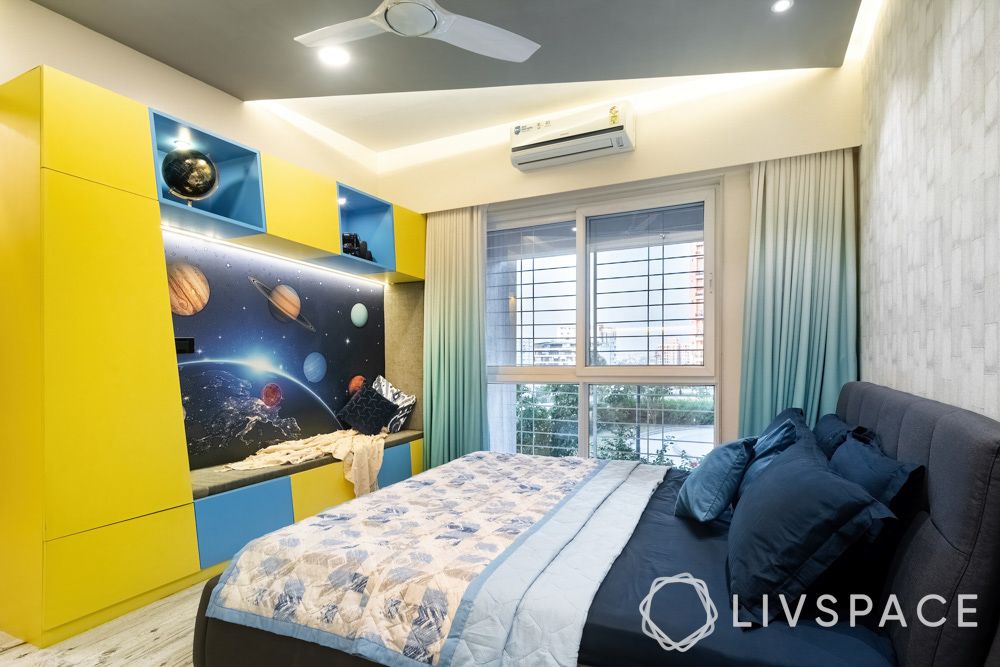 space-themed-seating-area-for-kids-room