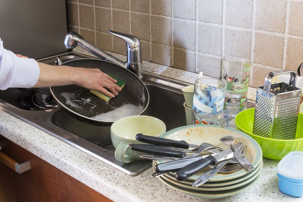 clean-dirty-dishes-for-kitchen-organisation