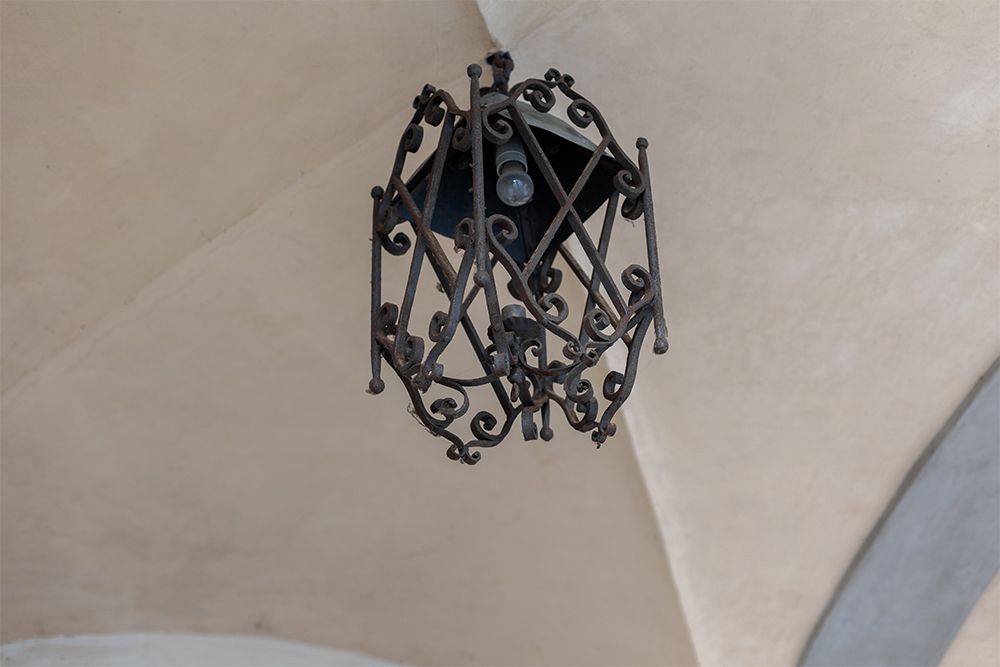 goa-decor-chandelier