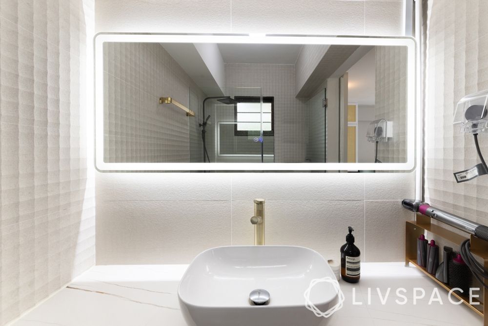 small-bathroom-ideas-led-mirror-light