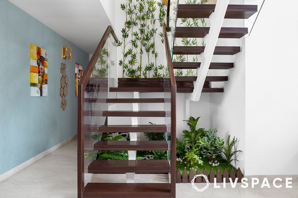 home-gardening-decoration-near-the-stairways