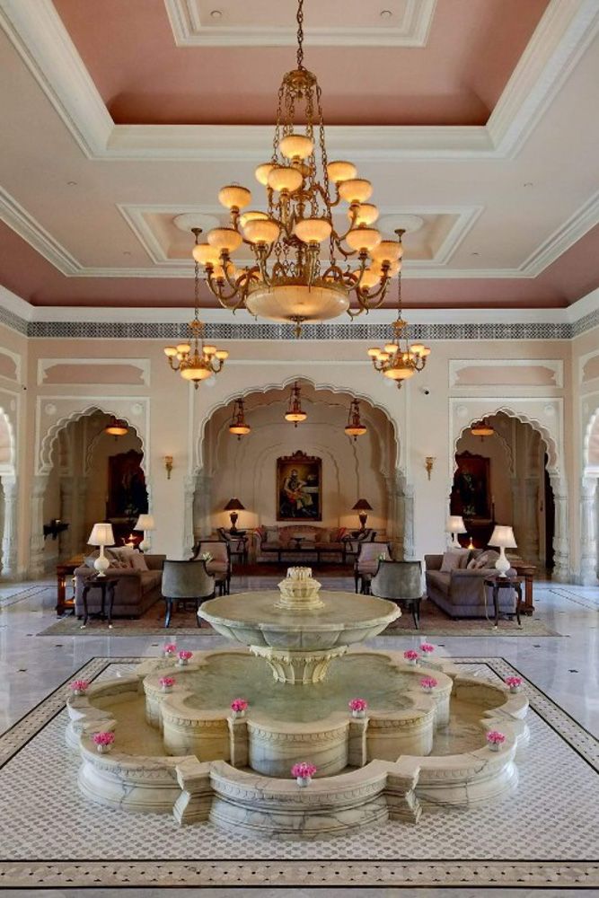 traditional-hotel-lobby-interior-design