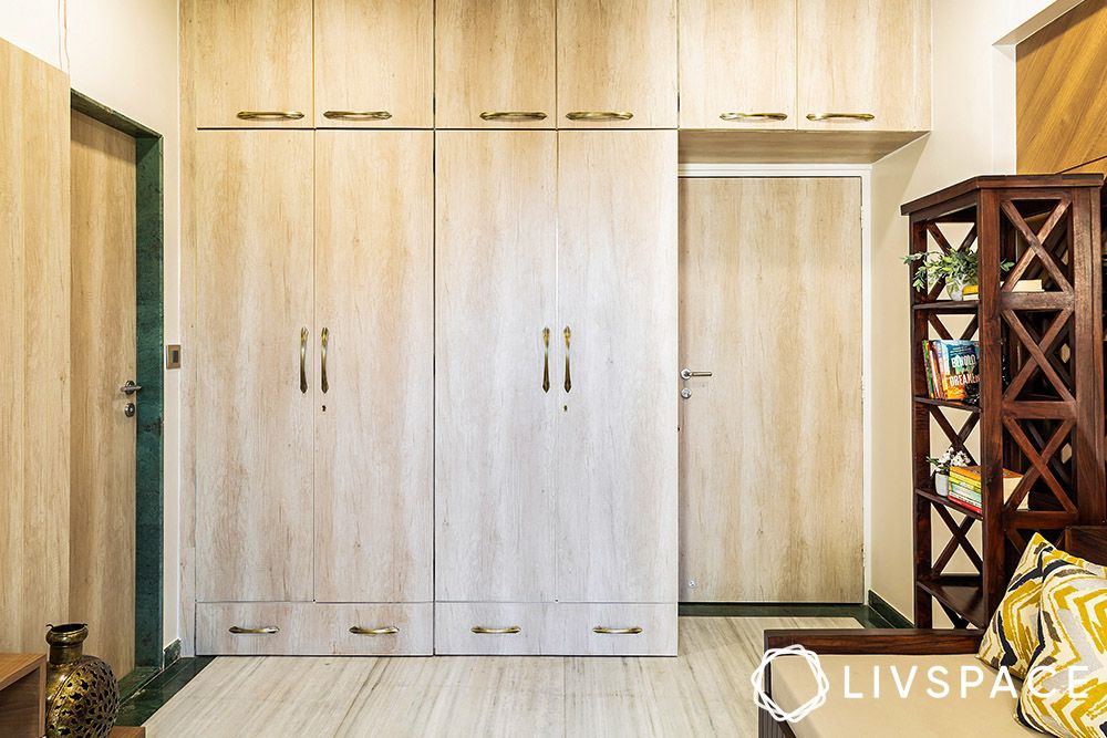 light-wooden-cupboard-design 