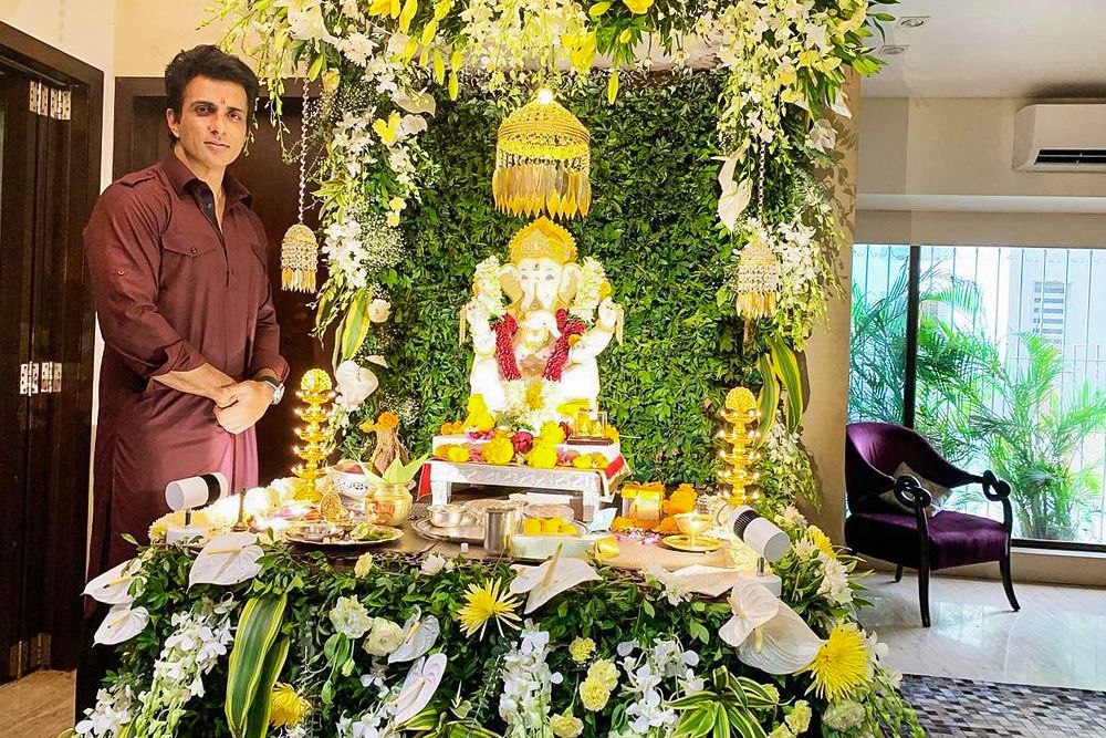 Buy/Send Scintillating Floral Ganpati Decoration Online- FNP