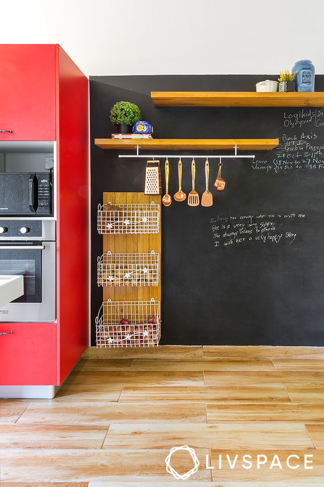 wall-art-design-with-spoon-display-in-kitchen