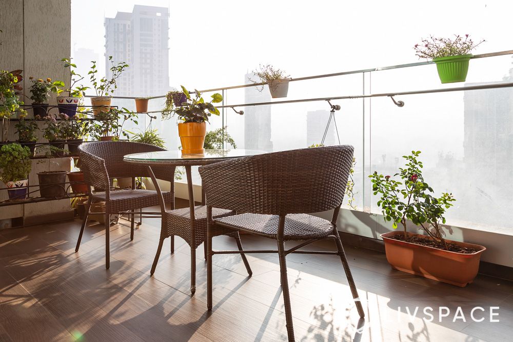 balcony-design-with-rattan-chairs