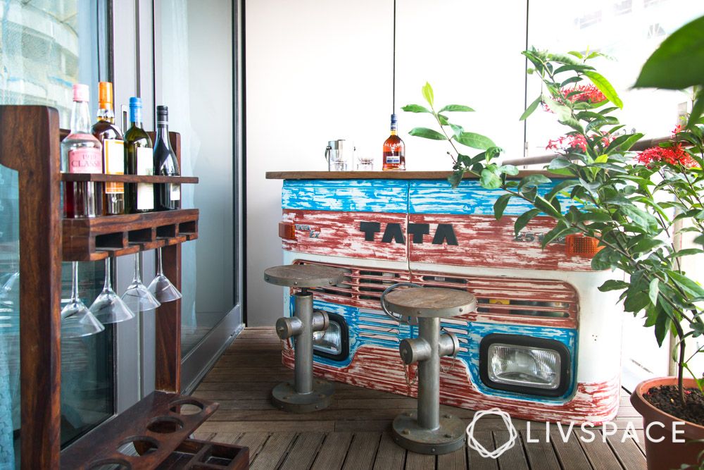 truck-themed-balcony-design-with-bar-unit
