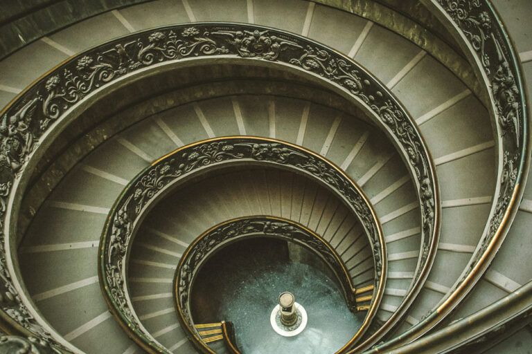 40+ Unique Staircase Railing Designs You Need to Know