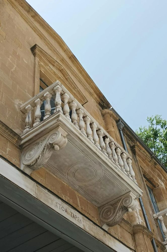 balustrade-grill-balcony-design