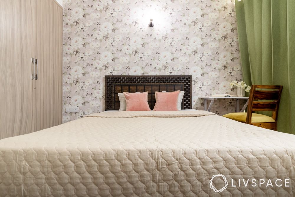 floral-wallpapers-in-bedroom
