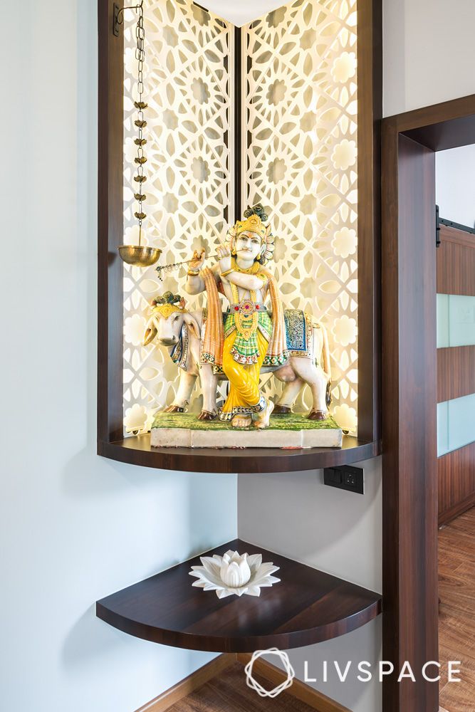corner-wall-mandir-design-with-jaali-and-lighting