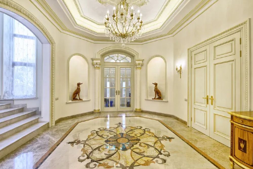 border-floor-marble-design-in-hall-with-intricate-detailing