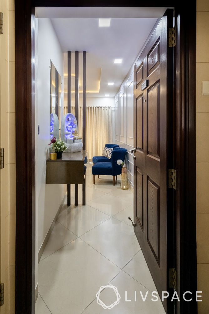 recessed-lighting-in-foyer-3bhk-victorian-decor