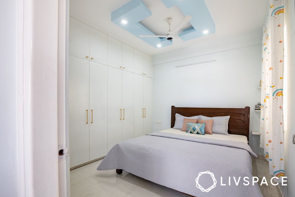 master-bedroom-interior-design-for-rsun-clover-apartment-with-false-ceiling