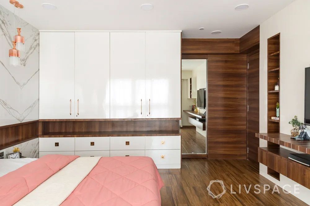 plywood-wardrobe-materials-in-white-with-wood-flooring