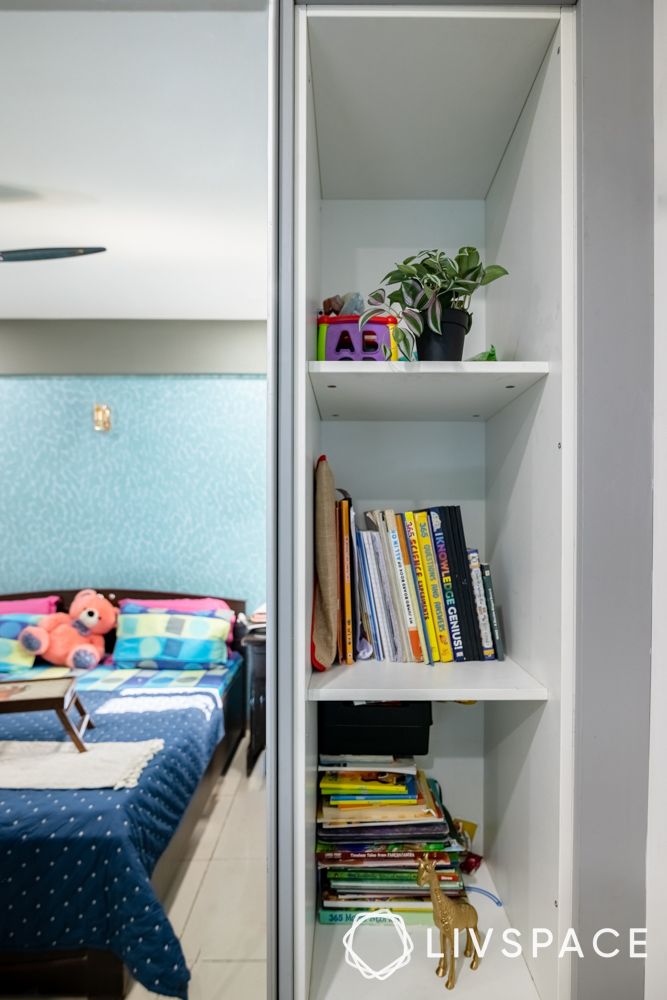 wardrobe-with-built-in-shelves