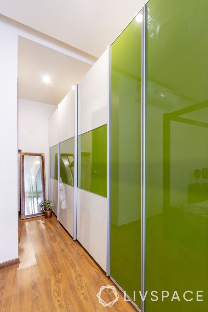 panelled-glass-wardrobe-colour-combinations-in-green-and-white