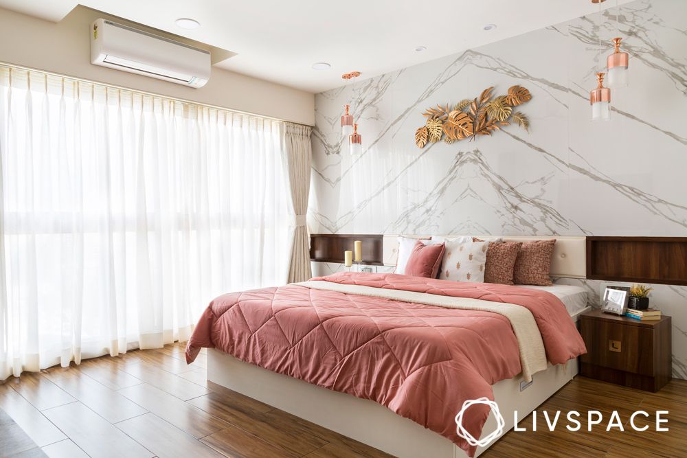 luxurious-bedroom-design-with-marble-wall