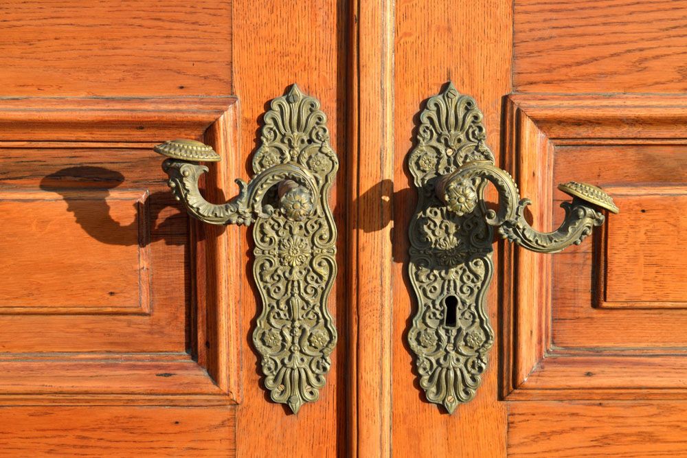 main-door-design-with-copper-handles