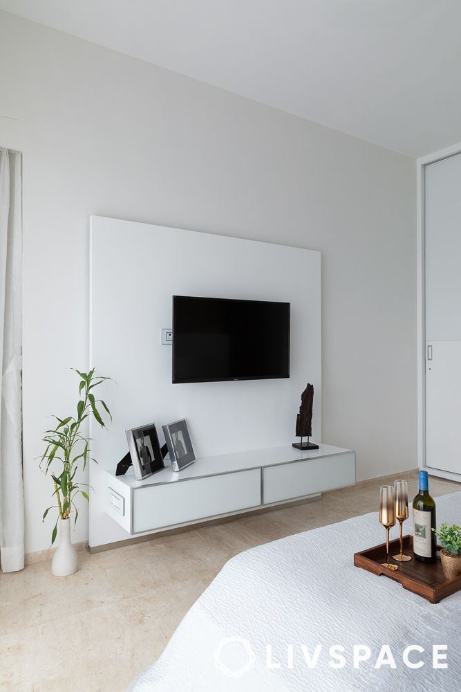japandi-interior-design-with-bare-walls-plain-tv-unit