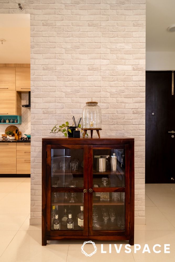 brick-like-wallpaper-texture-with-storage-unit-in-foyer