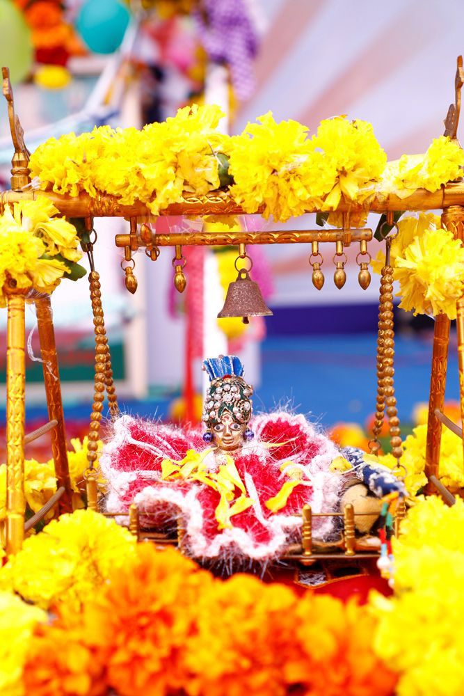 Laadu Gopal, Kanha ji Lalan Jhula, Swing for Deities- Vedic