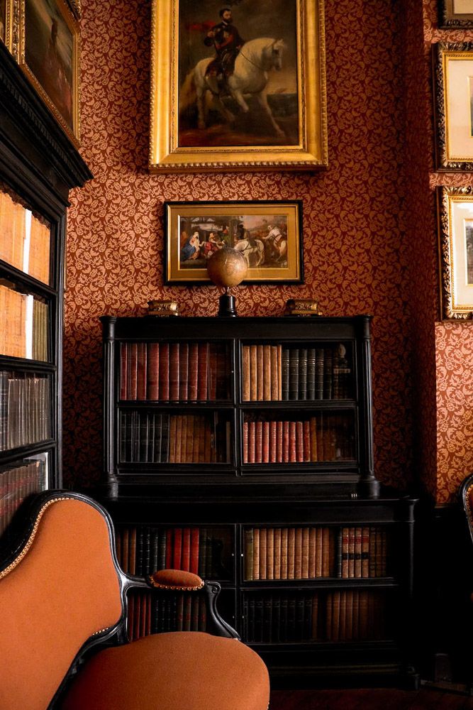 wooden-library-furniture-victorian-reading-corners