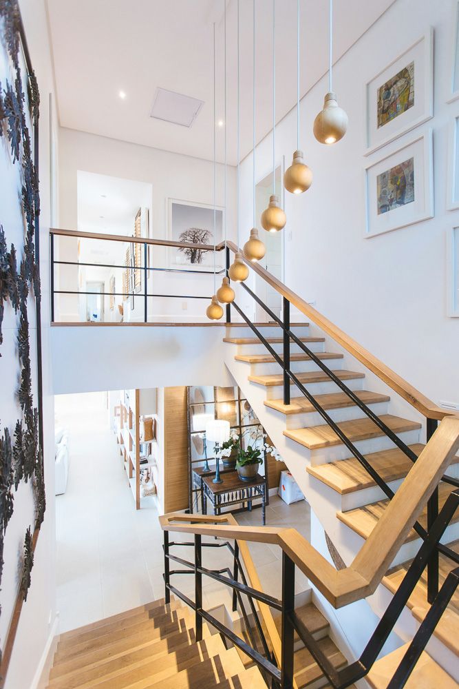 white-wood-stair-handrail-design