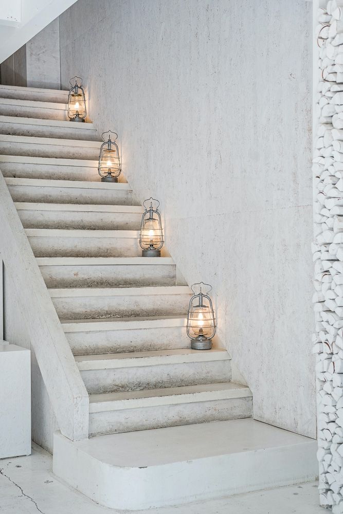 white-design-stairs-for-house