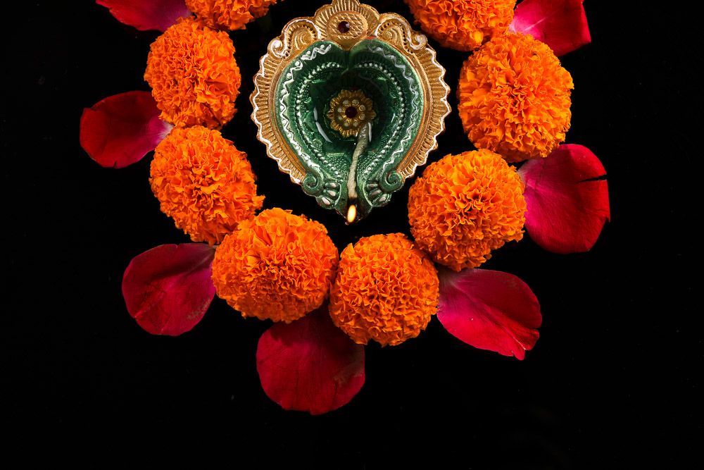 flower decoration at home for pooja marigold roses