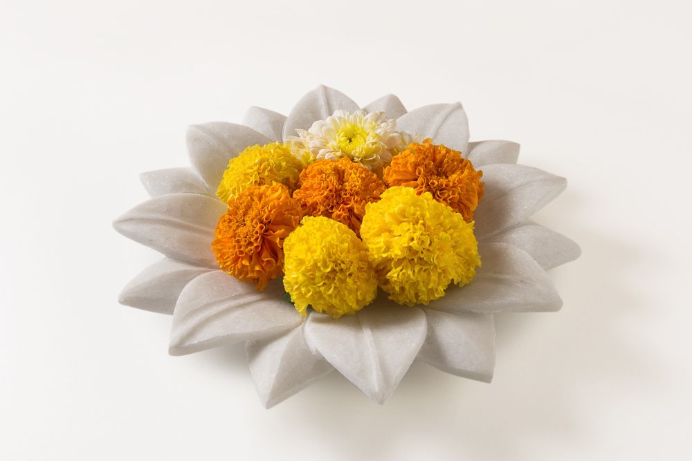 flower-decoration-at-home-for-pooja-marigold
