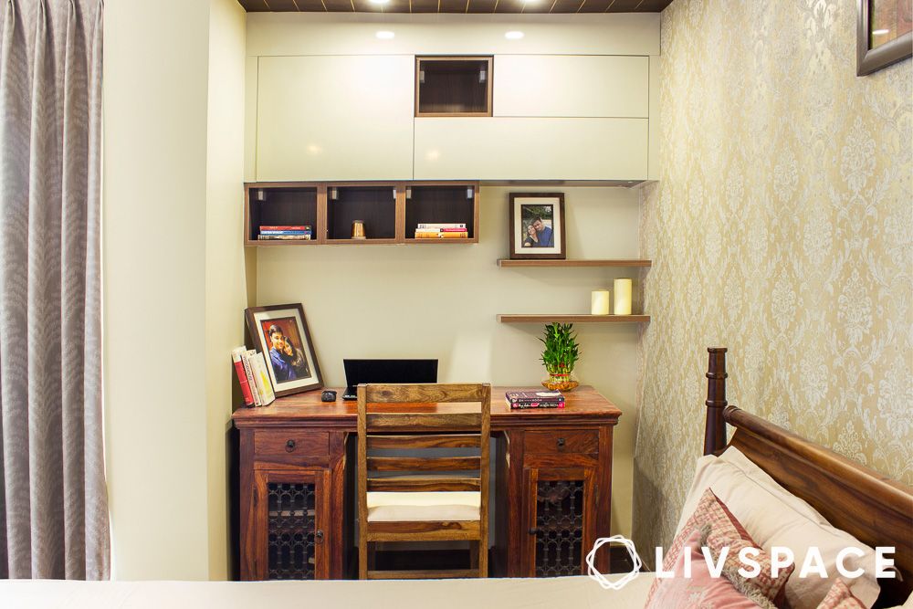 wooden-classic-study-table-and-bookshelf-design