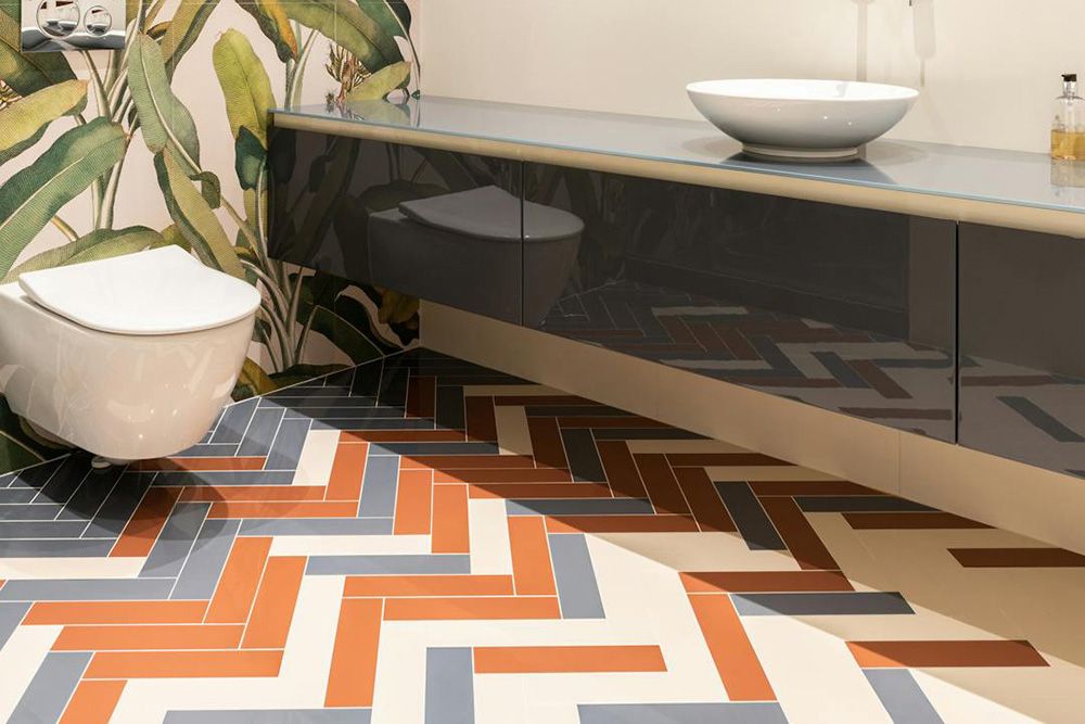 washroom-floor-with-herringbone-tiles