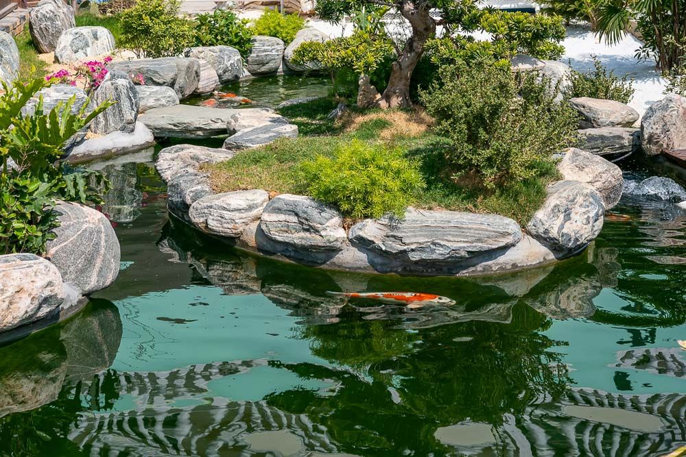 garden-landscaping-ideas-koi-pond